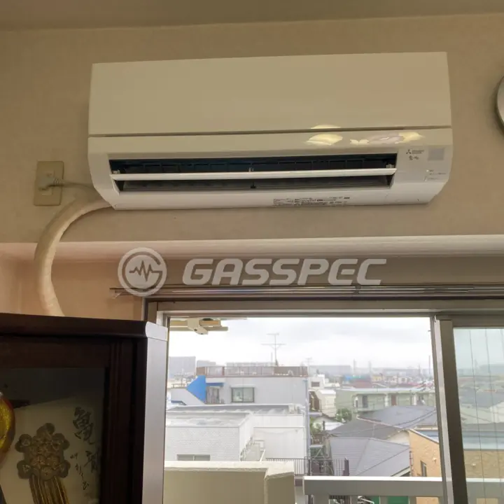 交換後のエアコン（三菱 MSZ-GV4026S-W）