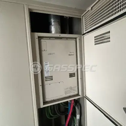 施工前の暖房熱源機（RUFH-K2400AU2-3）