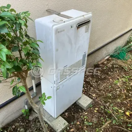 施工前の暖房熱源機（RH-100WN2-6）