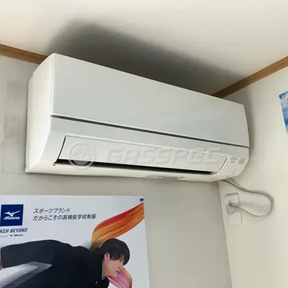 施工前のエアコン（MSZ-GV5620S-W）