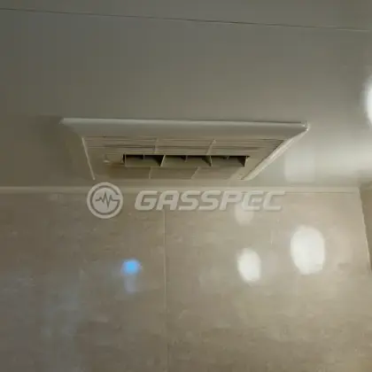 施工前の浴室乾燥機（FD2809F3）