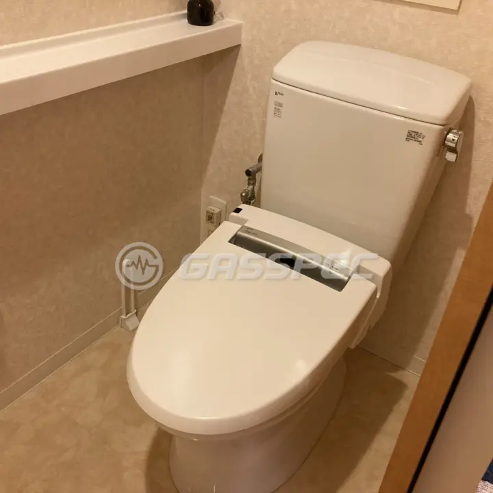 交換前のトイレ（INAX DT-V150U / GBC-320SU）