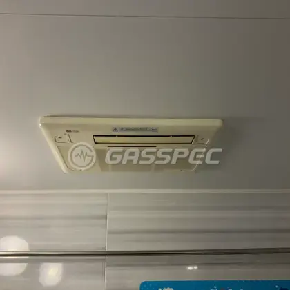 施工前の浴室乾燥機（BDV-3300UKNSC-J3）