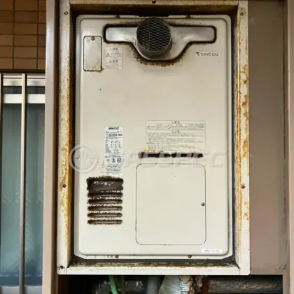 施工前の暖房熱源機（RUFH-V2400SAT2-3）