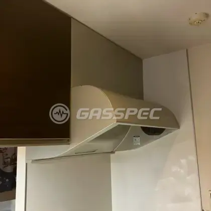 施工前のレンジフード（CF902WS）