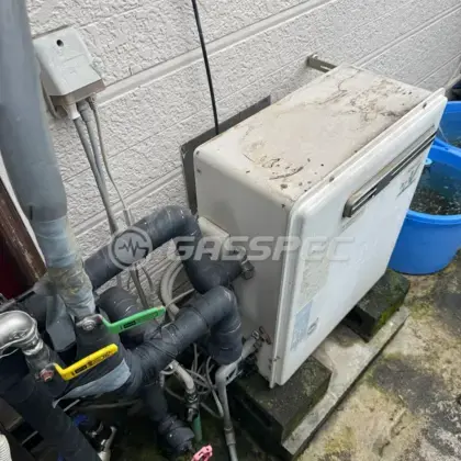 施工前の給湯器（RUF-K2000SAG）