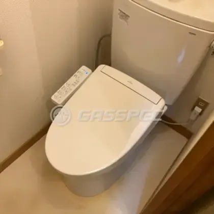 施工後の便座（TOTO TCF6624#NW1）