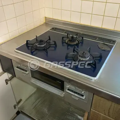 施工前のビルトインガスコンロ（RBC4WNHN4-R）