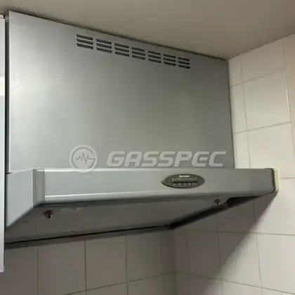 施工前のレンジフード