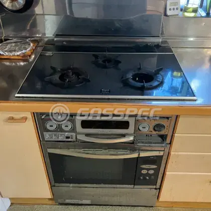 施工前のビルトインガスコンロ（RSK-N78W3GA4X）