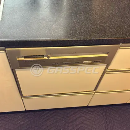 施工前のビルトイン食洗機（NP-P45R1PS）