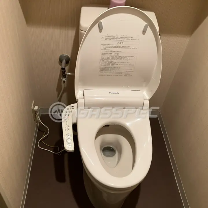 交換前の便座（パナソニック CH941SWS）
