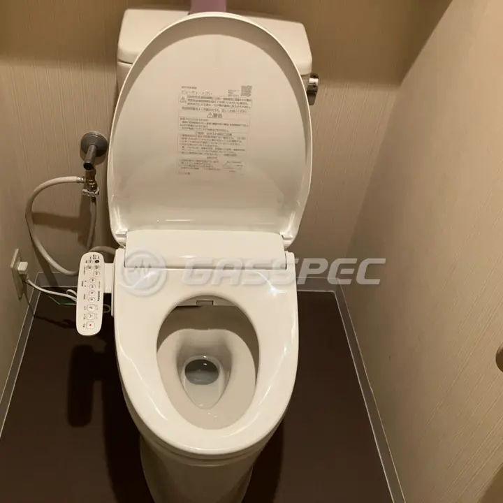 交換後の便座（パナソニック CH951SWS）