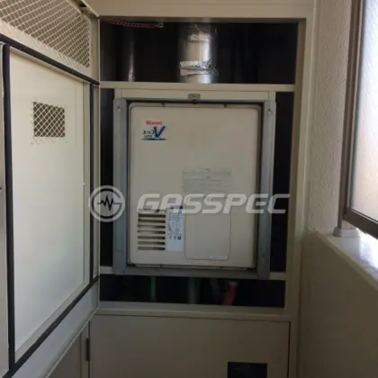 施工前の暖房熱源機（RUFH-VD2400SAU2-3）