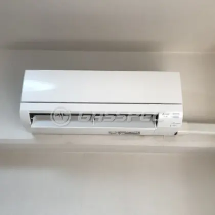 施工後のエアコン（三菱 MSZ-GV2824-W）