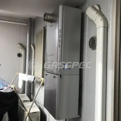 施工後の暖房熱源機（リンナイ RUFH-E2407AT2-3(A)）