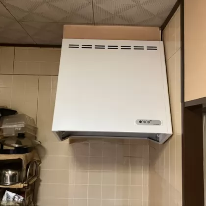 神奈川県横浜市鶴見区 交換後のレンジフード 富士工業 FVM-606L W