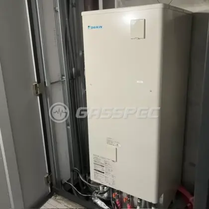 東京都中央区 交換後のエコキュート ダイキン EQA37YFVE