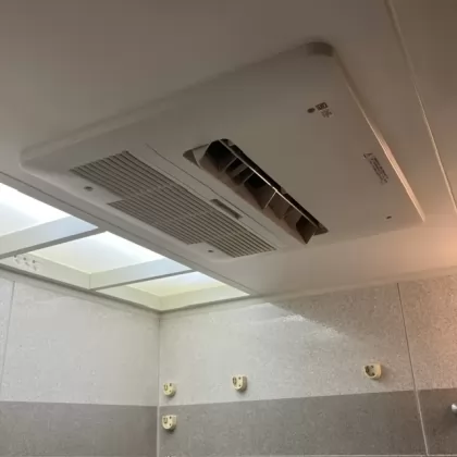 大阪府四條畷市 交換後の浴室乾燥機 ノーリツ BDV-4106AUKNC-J3-BL