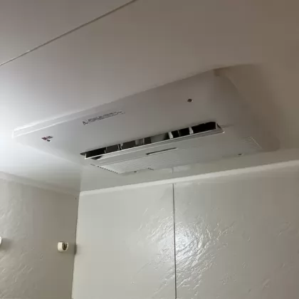 大阪府寝屋川市 交換後の浴室乾燥機 ノーリツ BDV-4106AUKNC-J2-BL