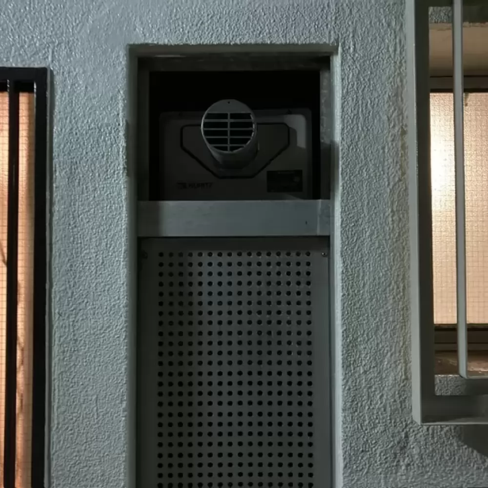 GT-2035SAWX-T-1 BLの給湯器交換工事