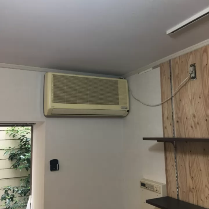 交換前のエアコン