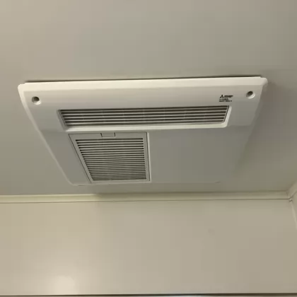 東京都江東区 交換後の浴室乾燥機 三菱 V-122BZ5