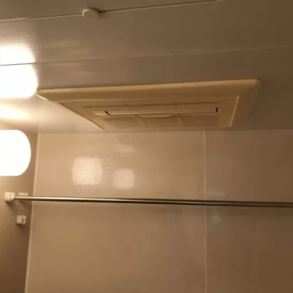 大阪府大阪市淀川区 交換前の浴室乾燥機 ナショナル（松下） FD2809J3