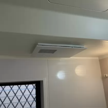 東京都葛飾区 交換後の浴室乾燥機 TOTO TYB3111GAS