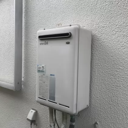 大阪府堺市南区 交換前の給湯器 リンナイ RUX-V2408W