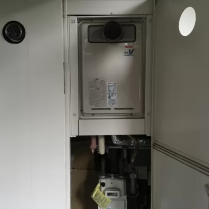埼玉県さいたま市岩槻区 交換前の給湯器 リンナイ RUJ-V2010T