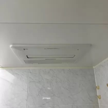 大阪府大阪市鶴見区 交換後の浴室乾燥機 ノーリツ BDV-4106AUKNC-J3-BL