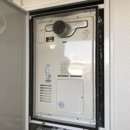 大阪府堺市東区 交換前の給湯器 リンナイ RUFH-V2400SAT2-6