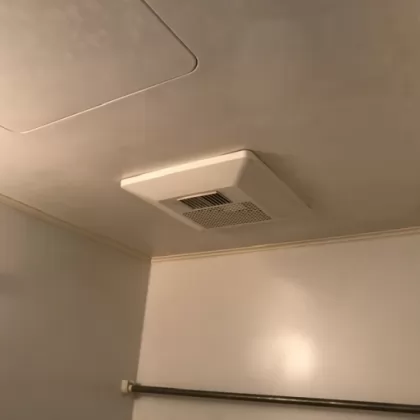 東京都江戸川区 交換前の浴室乾燥機 TOTO TYK210