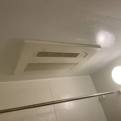 千葉県千葉市中央区 交換前の浴室乾燥機 ナショナル（松下） ABD-3299ACSK-J3