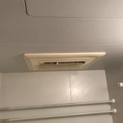 大阪府寝屋川市 交換前の浴室乾燥機 ハーマン FD2809J3