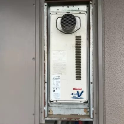埼玉県さいたま市見沼区 交換前の給湯器 リンナイ RUF-VS2005SAT