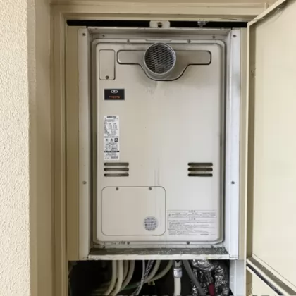 大阪府大阪市西区 交換前の給湯器 リンナイ RUFH-V2403AT2-6