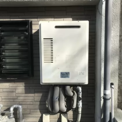 京都府京都市山科区 交換前の給湯器 TOTO RGE20KS2-SA