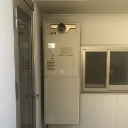 大阪府堺市東区 交換前の給湯器 リンナイ RUFH-V2400SAT2-6