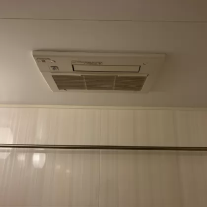 神奈川県横浜市瀬谷区 交換前の浴室乾燥機 リンナイ RBH-C333K3SNP