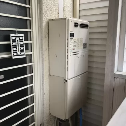 大阪府堺市南区 交換前の給湯器 ハーマン YG2461RA