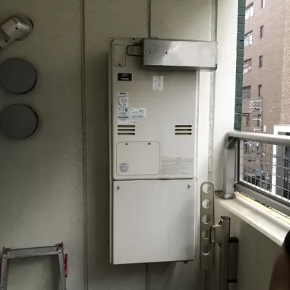 大阪府大阪市西区 交換前の給湯器 リンナイ RUFH-V2403AA2-6
