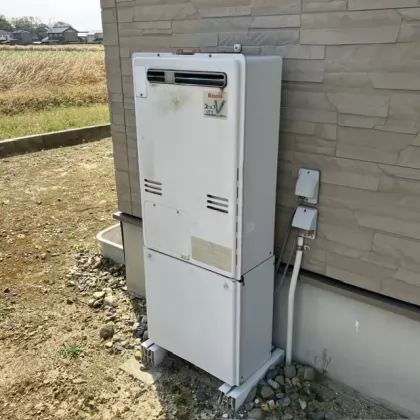 三重県員弁郡東員町 交換前の給湯器 リンナイ RUFH-V2403SAW2-6