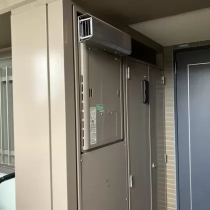 東京都稲城市 交換前の給湯器 リンナイ RUFH-TE2403AA2-3