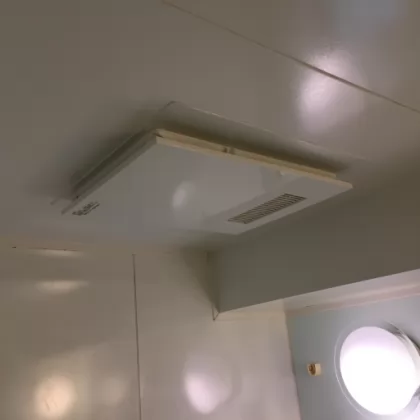 千葉県千葉市緑区 交換後の浴室乾燥機 三菱 V-143BZ2