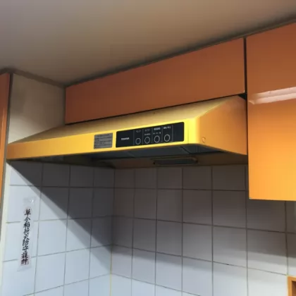 東京都千代田区 交換前のレンジフード