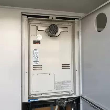 大阪府大阪市鶴見区 交換前の給湯器 リンナイ RUFH-V2403SAT2-6