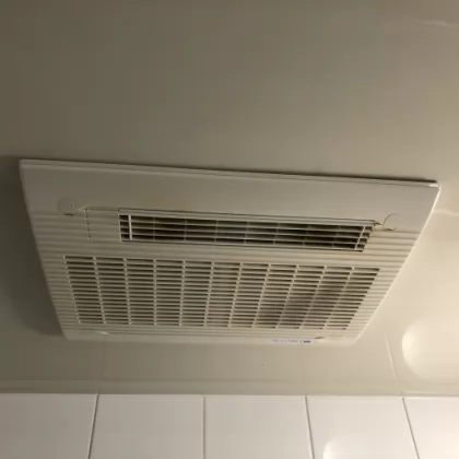 東京都杉並区 交換前の浴室乾燥機 マックス DKT-24WNK