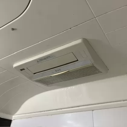 千葉県習志野市 交換前の浴室乾燥機